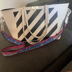 Off-white tote purse